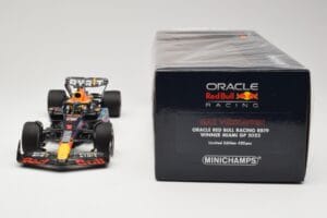 Oracle Red Bull Racing RB19 #1 M. Verstappen Winner Miami GP 2023 Minichamps 1:18 110230501 Metalas - nuotrauka 6 iš 6