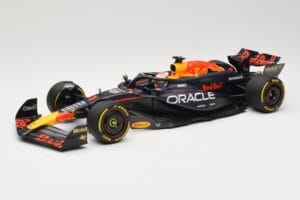 Red Bull Racing RB20 #1 M. Verstappen Winner China GP 2024 Minichamps 1:18 110240501 Metalas