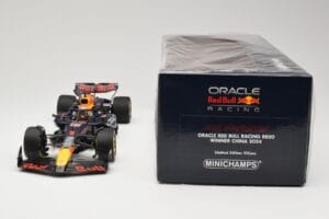 Red Bull Racing RB20 #1 M. Verstappen Winner China GP 2024 Minichamps 1:18 110240501 Metalas - nuotrauka 6 iš 6