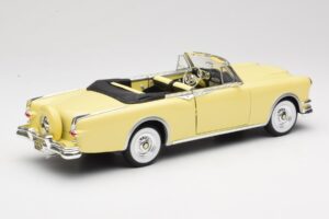 Packard Caribbean Kabrioletas Geltonas Road Signature 1:18 92798 Metalas - nuotrauka 3 iš 8