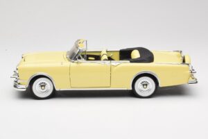 Packard Caribbean Kabrioletas Geltonas Road Signature 1:18 92798 Metalas - nuotrauka 4 iš 8