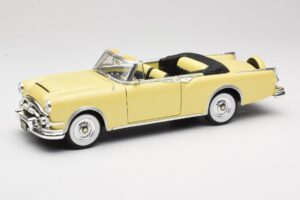 Packard Caribbean Kabrioletas Geltonas Road Signature 1:18 92798 Metalas