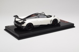 Pagani Huayra BC White Metallic Yy Model 1:18 REMC025 Derva - nuotrauka 3 iš 7