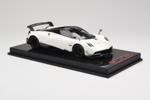 Pagani Huayra BC White Metallic Yy Model 1:18 REMC025 Derva - nuotrauka 4 iš 7