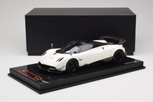 Pagani Huayra BC White Metallic Yy Model 1:18 REMC025 Derva - nuotrauka 7 iš 7