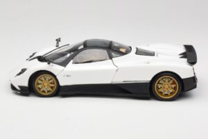 Pagani Zonda F Baltas Mondo Motors 1:18 157655 Metalas - nuotrauka 4 iš 8