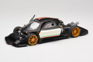 Pagani Zonda R Revolucion Baltas AUTOart 1:18 78262 Metalas - nuotrauka 2 iš 8