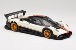 Pagani Zonda R Revolucion Baltas AUTOart 1:18 78262 Metalas - nuotrauka 6 iš 8