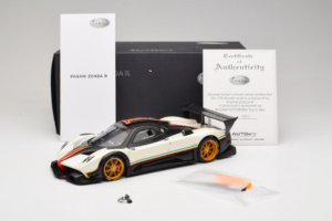 Pagani Zonda R Revolucion Baltas AUTOart 1:18 78262 Metalas - nuotrauka 8 iš 8