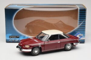 Panhard 24 CT Raudonas Solido 1:18 1832500 Metalas - nuotrauka 8 iš 8