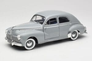 Peugeot 203 Gris Clair Solido 1:18 8145 Metalas
