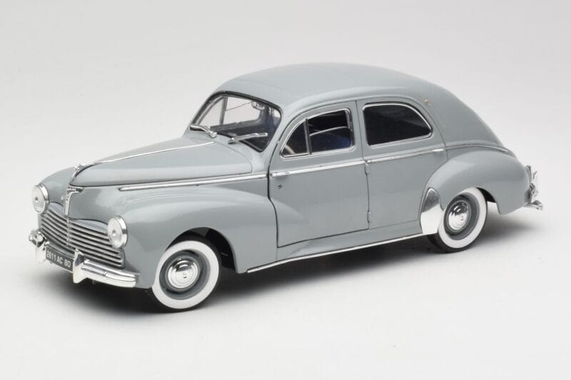 Peugeot 203 Gris Clair Solido 1:18 8145 Metalas
