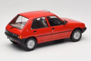 Peugeot 205 Raudonas MCG 1:18 MCG18492 Metalas - nuotrauka 2 iš 6