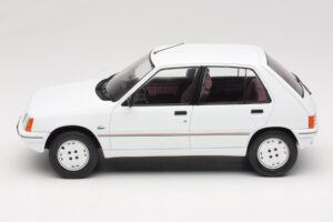 Peugeot 205 Baltas MCG 1:18 MCG18493 Metalas - nuotrauka 3 iš 6