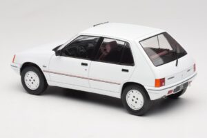 Peugeot 205 Baltas MCG 1:18 MCG18493 Metalas - nuotrauka 5 iš 6