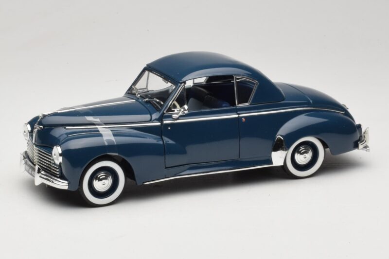 Peugeot 302 Coupe Mėlynas Solido 1:18 8168 Metalas