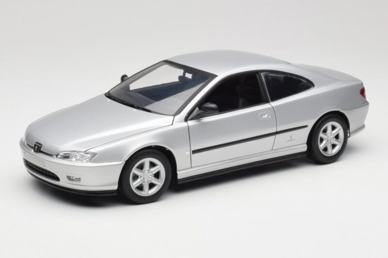 Peugeot 406 Coupe Sidabrinis Gate 1:18 01024 Metalas