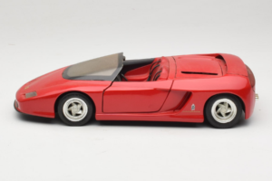 Pininfarina Mythos Raudonas Revell 1:18 8806 Metalas - nuotrauka 4 iš 8