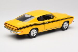 Plymouth Barracuda Geltonas Road Legends 1:18 92178 Metalas - nuotrauka 3 iš 8