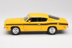 Plymouth Barracuda Geltonas Road Legends 1:18 92178 Metalas - nuotrauka 4 iš 8