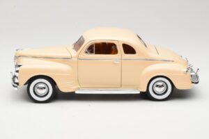 Plymouth Coupe Smėlio Road Signature 1:18 92398 Metalas - nuotrauka 4 iš 8