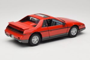 Pontiac Fiero GT Raudonas Road Signature 1:18 92588 Metalas - nuotrauka 3 iš 8