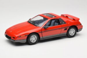 Pontiac Fiero GT Raudonas Road Signature 1:18 92588 Metalas