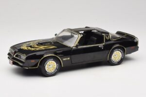Pontiac Firebird Trans Am SE Smokey and the Bandit Joyride 1:18 33121 Metalas