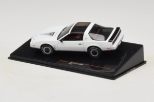 Pontiac Firebird Baltas IXO 1:43 CLC582N Metalas - nuotrauka 3 iš 4