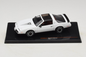 Pontiac Firebird Baltas IXO 1:43 CLC582N Metalas