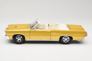 Pontiac GTO Hurst Edition Auksinis Maisto 1:18 531884 Metalas - nuotrauka 4 iš 8