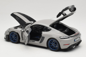 Porsche 718 Cayman 982 GT4 RS Weissach Package Chalk Norev 1:18 187253 Metalas - nuotrauka 5 iš 8