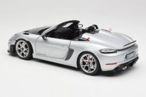 Porsche 718 Spyder RS Weissach Pack GT-Silver Metallic Norev 1:18 187270 Metalas - nuotrauka 7 iš 8