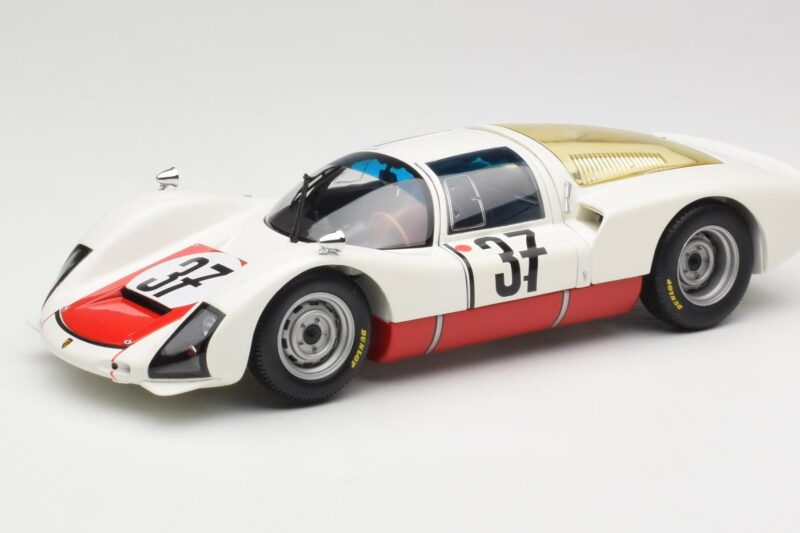 Porsche 906 K #37 V. Elford / B. Pon Porsche System 24 Hours of Le Mans 1967 Minichamps 1:18 100676137 Metalas