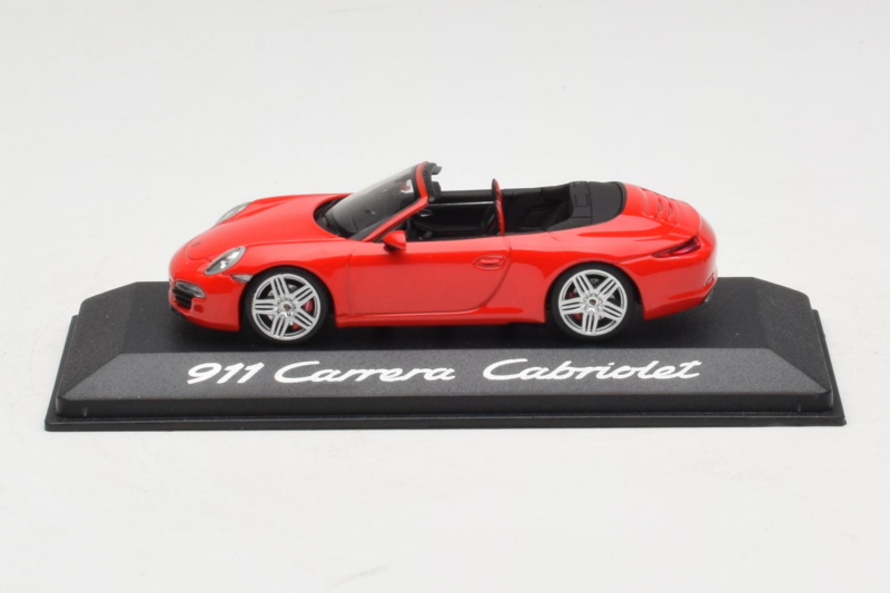 Porsche 911 991 Carrera Kabrioletas Raudonas Minichamps 1:43 Porsche 911 991 Carrera Kabrioletas Raudonas Minichamps 1:43 WAP0200120C Metalas