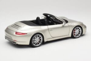 Porsche 911 991 Carrera S Kabrioletas GT Sidabrinis Metalinis Minichamps 1:18 100061030 Metalas - nuotrauka 3 iš 8