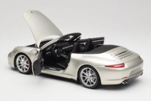 Porsche 911 991 Carrera S Kabrioletas GT Sidabrinis Metalinis Minichamps 1:18 100061030 Metalas - nuotrauka 5 iš 8
