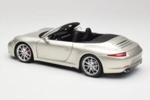 Porsche 911 991 Carrera S Kabrioletas GT Sidabrinis Metalinis Minichamps 1:18 100061030 Metalas - nuotrauka 7 iš 8