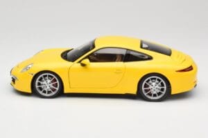 Porsche 911 991 Carrera S Racing Yellow Minichamps 1:18 100061021 Metalas - nuotrauka 4 iš 8