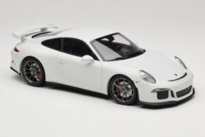 Porsche 911 991 GT3 Baltas Su Sidabriniais Ratais Minichamps 1:18 113062721 Metalas - nuotrauka 6 iš 8