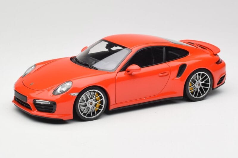 Porsche 911 991 Turbo S Lava Orange Minichamps 1:18 110067120 Metalas