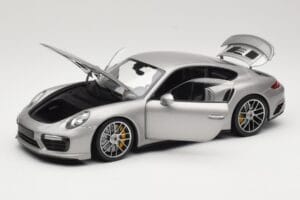 Porsche 911 991 Turbo S Sidabrinis Minichamps 1:18 113067126 Metalas - nuotrauka 2 iš 8