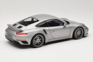 Porsche 911 991 Turbo S Sidabrinis Minichamps 1:18 113067126 Metalas - nuotrauka 3 iš 8