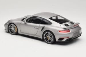 Porsche 911 991 Turbo S Sidabrinis Minichamps 1:18 113067126 Metalas - nuotrauka 7 iš 8