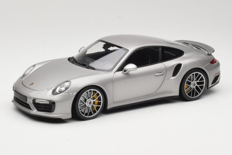 Porsche 911 991 Turbo S Sidabrinis Minichamps 1:18 113067126 Metalas