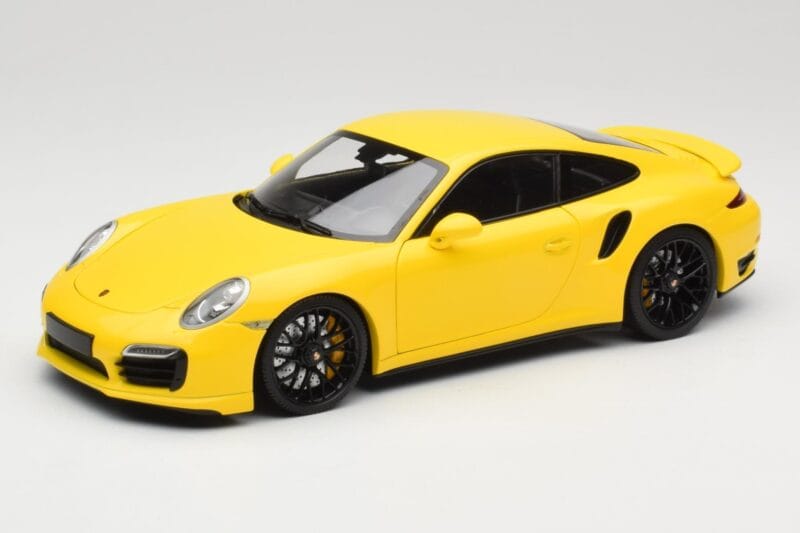 Porsche 911 991 Turbo S Geltonas Su Juodais Ratlankiais Minichamps 1:18 110062321 Metalas