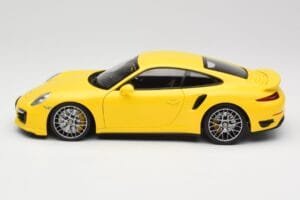 Porsche 911 991 Turbo S Geltonas Su Sidabriniais Ratlankiais Minichamps 1:18 110062322 Metalas - nuotrauka 4 iš 8