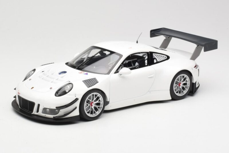 Porsche 911 991.1 GT3 R Baltas Su Sidabriniais Ratais Minichamps 1:18 153166000 Metalas