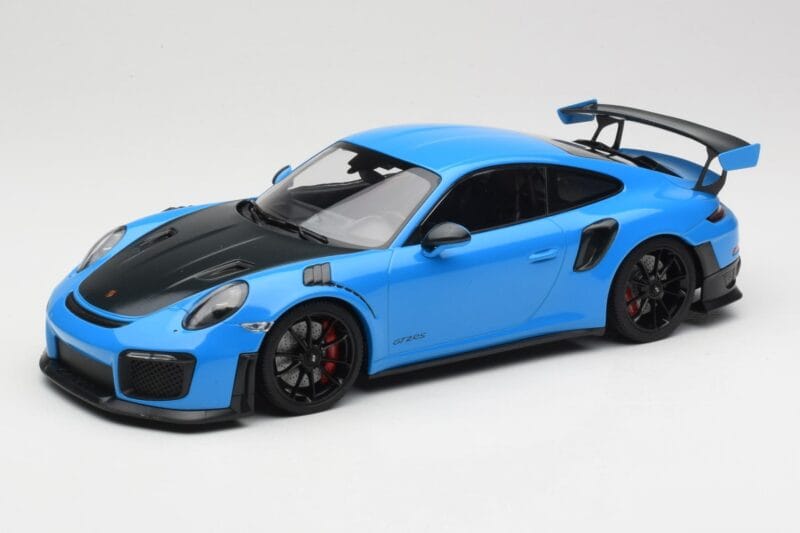 Porsche 911 991.2 GT2 RS Mėlynas su Juodais Ratais Minichamps 1:18 155068308 Metalas