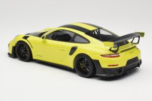 Porsche 911 GT2 RS 991.2 Weissach Package Žalias Juodi Ratai Minichamps 1:18 155068300-1 Metalas - nuotrauka 5 iš 6